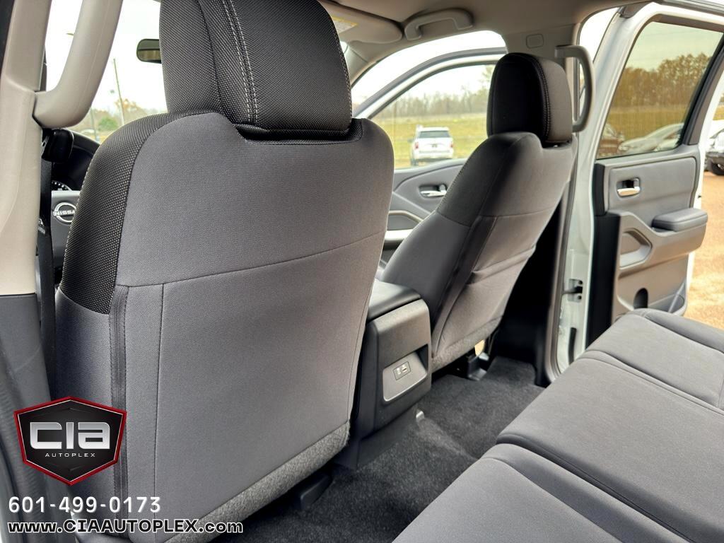 Nissan Frontier Crew Cab 4x2 SV Auto *Ltd Avail* 2023