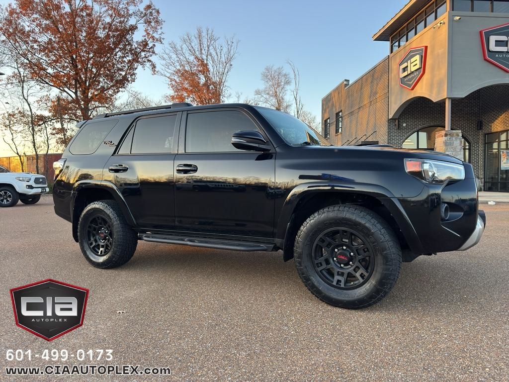 2019 Toyota 4Runner TRD Off-Road Premium's photo