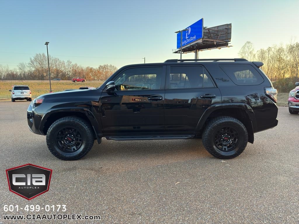 Toyota 4Runner TRD Off Road Premium 4WD (Natl) 2019