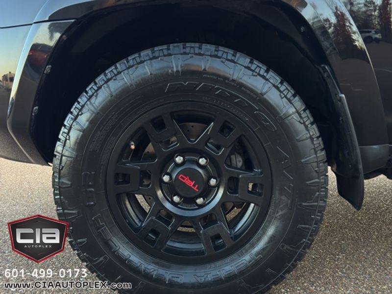Toyota 4Runner TRD Off Road Premium 4WD (Natl) 2019