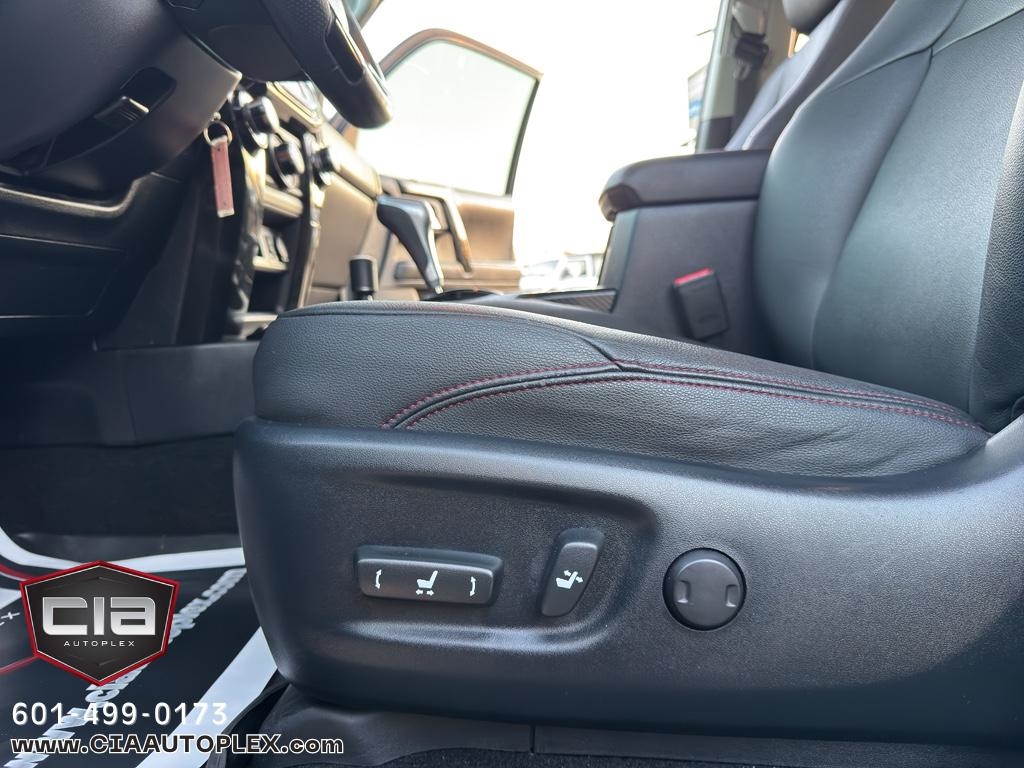 Toyota 4Runner TRD Off Road Premium 4WD (Natl) 2019