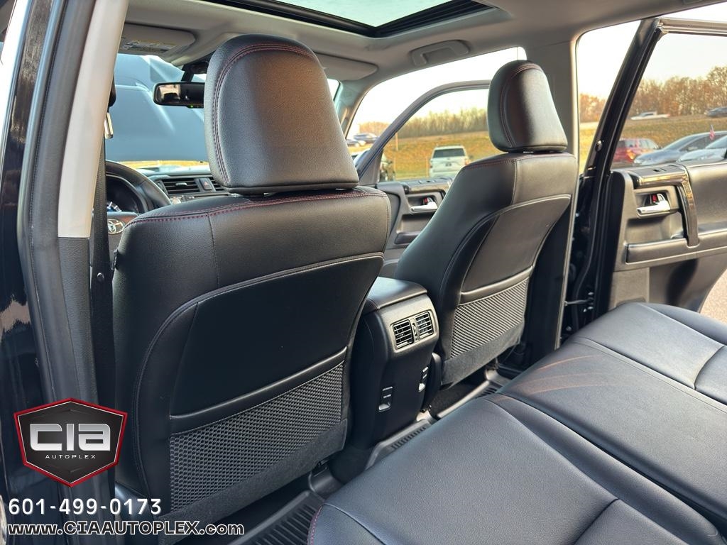 Toyota 4Runner TRD Off Road Premium 4WD (Natl) 2019