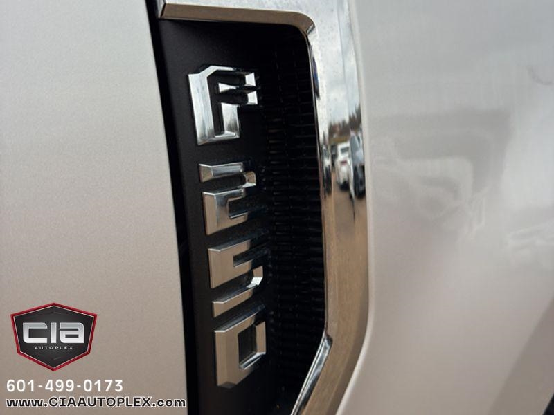 Ford Super Duty F-250 SRW XLT 4WD SuperCab 6.75' Box 2019