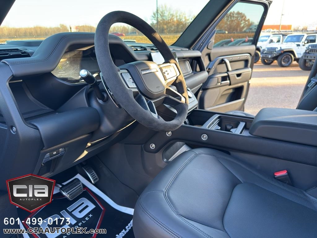 Land Rover Defender 110 P525 V8 2024