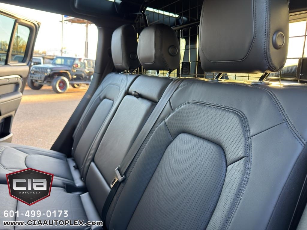Land Rover Defender 110 P525 V8 2024