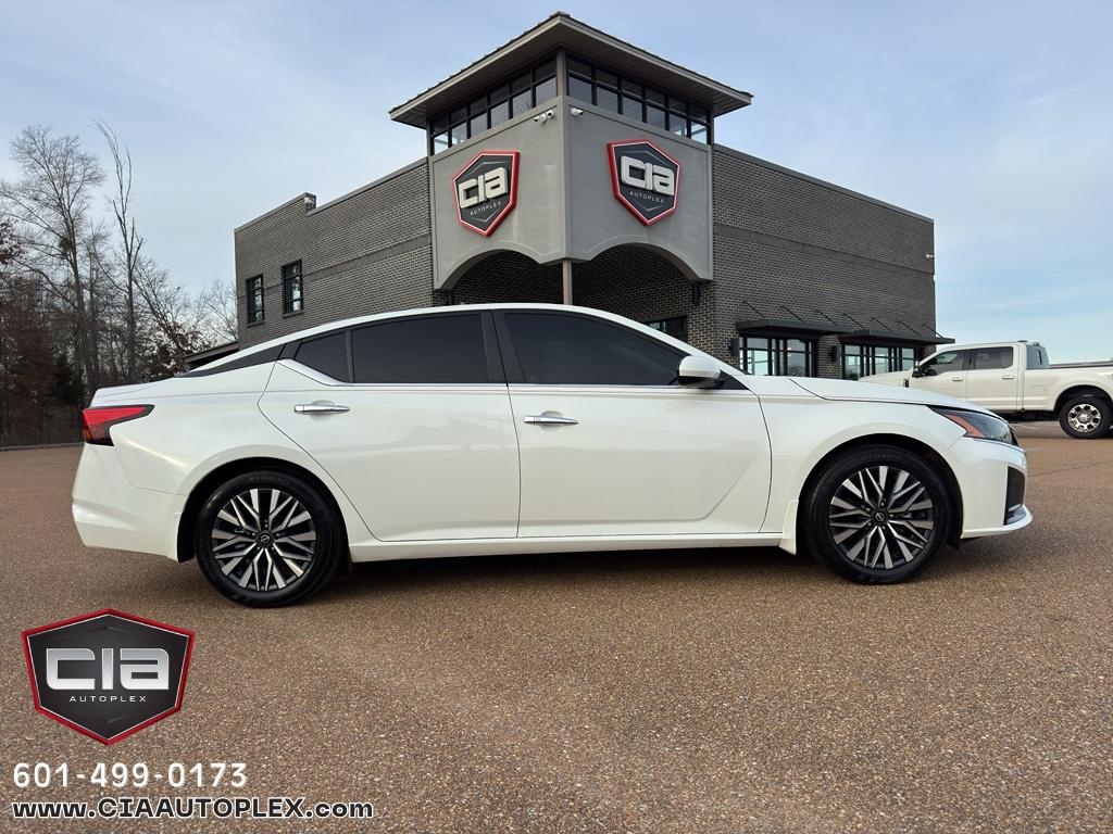 Nissan Altima 2.5 SV Sedan 2024