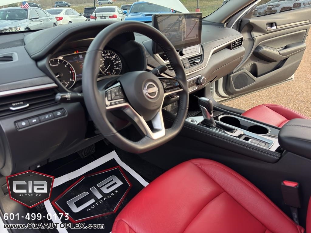 Nissan Altima 2.5 SV Sedan 2024