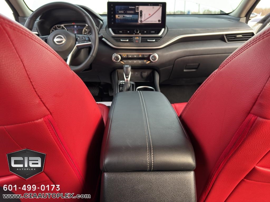 Nissan Altima 2.5 SV Sedan 2024