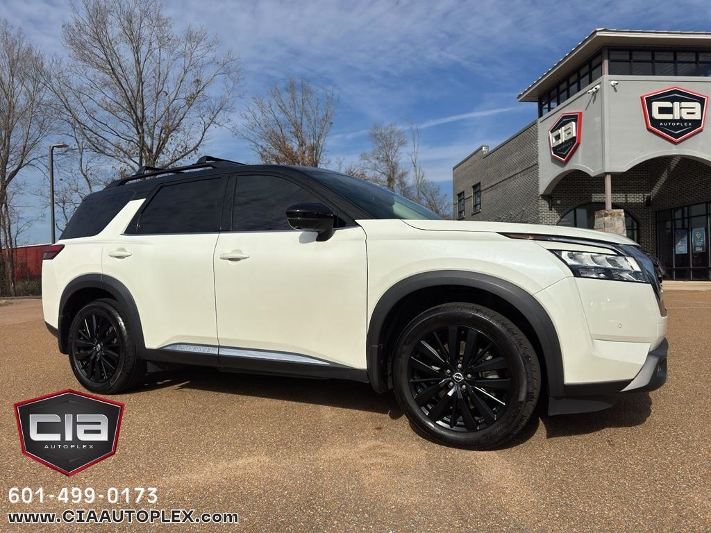 2022 Nissan Pathfinder Platinum 2WD