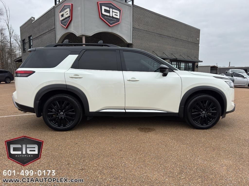 Nissan Pathfinder Platinum 2WD 2022