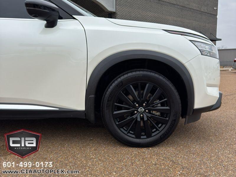 Nissan Pathfinder Platinum 2WD 2022