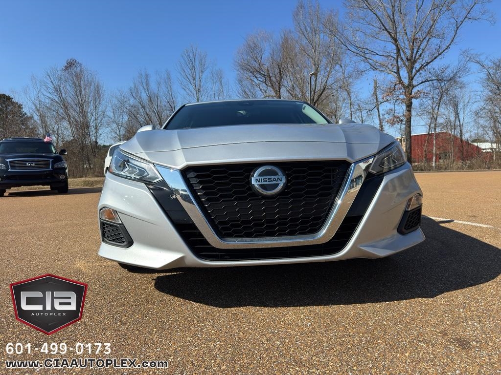 Nissan Altima 2.5 SV Sedan 2021