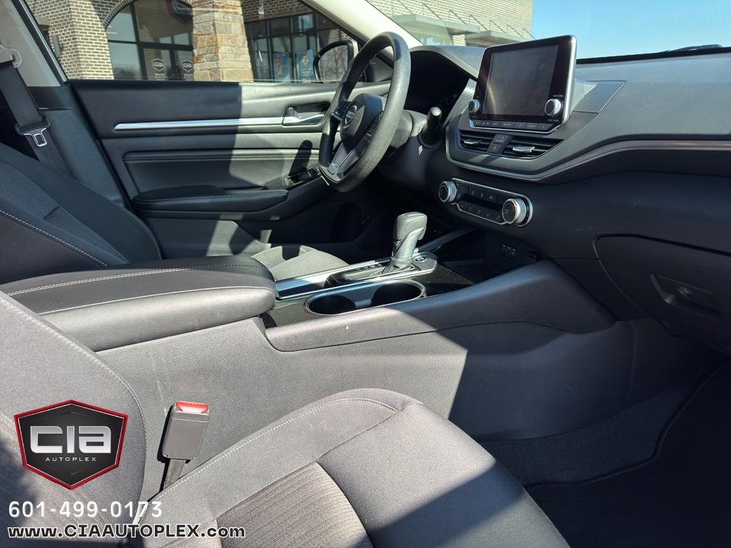 Nissan Altima 2.5 SV Sedan 2021