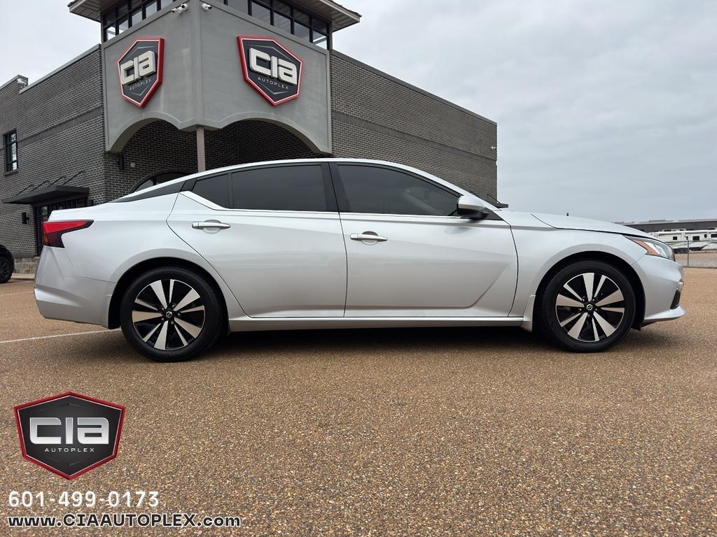 Nissan Altima 2.5 SV Sedan 2021
