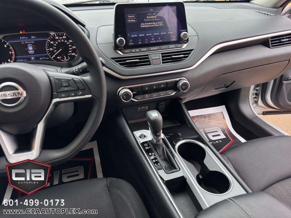 Nissan Altima 2.5 SV Sedan 2021