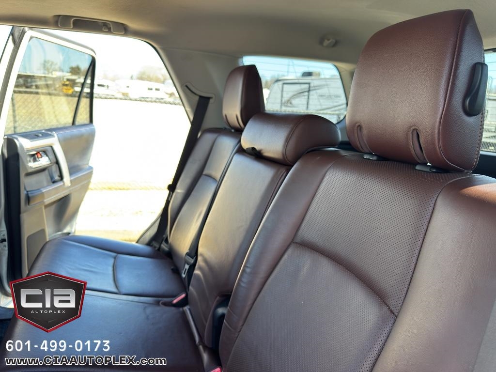 Toyota 4Runner RWD 4dr V6 SR5 Premium (Natl) 2016