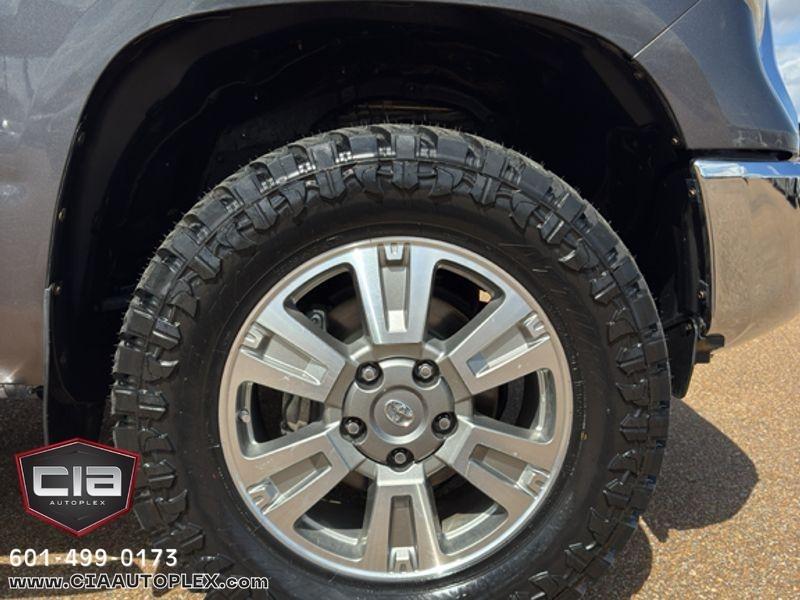 Toyota Tundra 4WD 1794 Edition CrewMax 6.5' Bed 3.5L (Natl) 2017