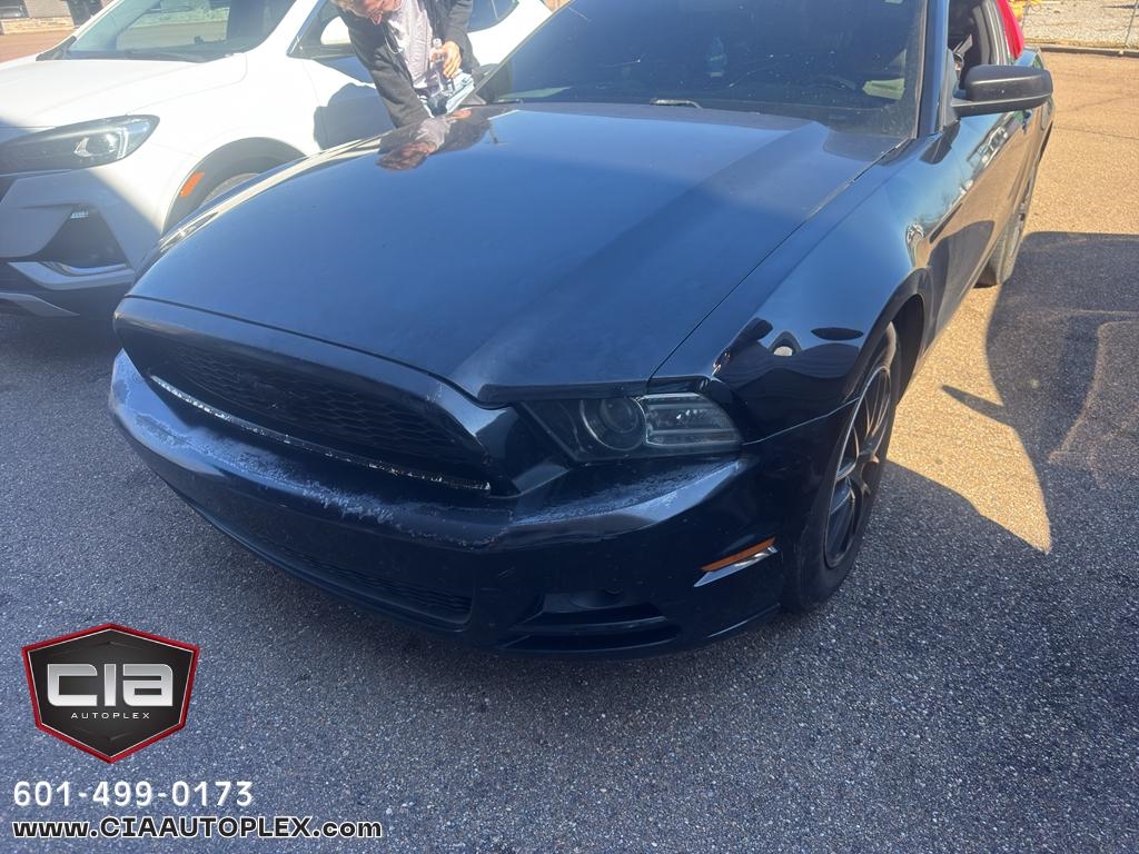 2014 Ford Mustang 2dr Cpe V6