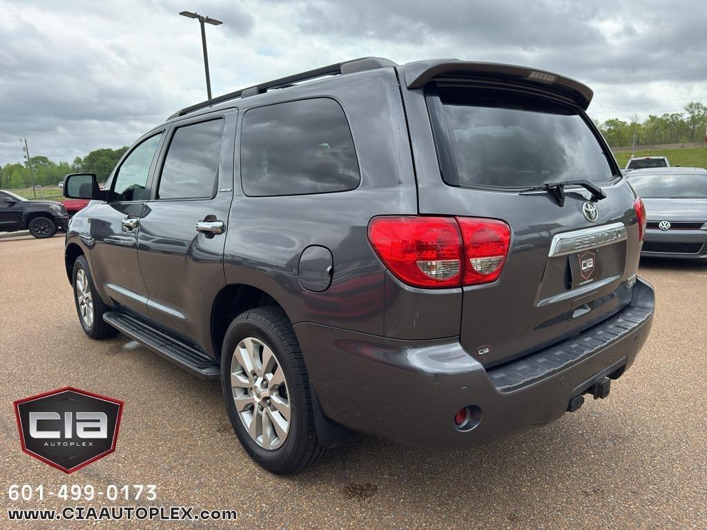 Toyota Sequoia RWD LV8 6-Spd AT Ltd (Natl) 2011