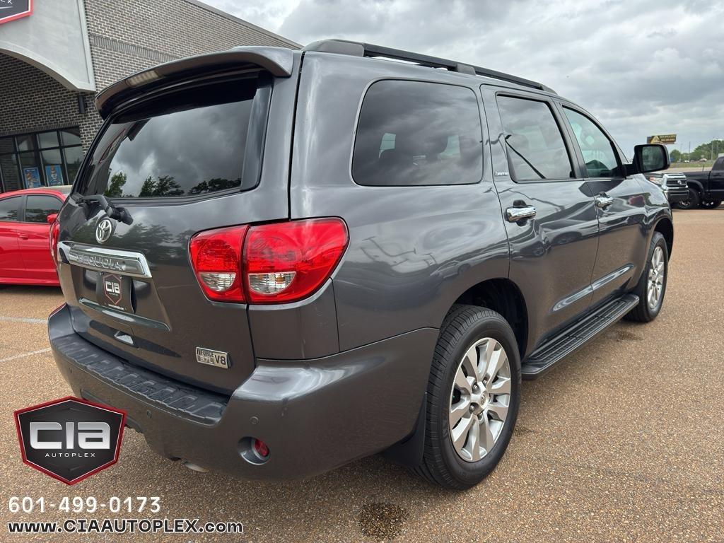 Toyota Sequoia RWD LV8 6-Spd AT Ltd (Natl) 2011