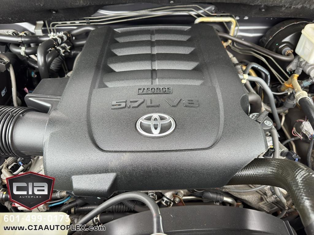 Toyota Sequoia RWD LV8 6-Spd AT Ltd (Natl) 2011