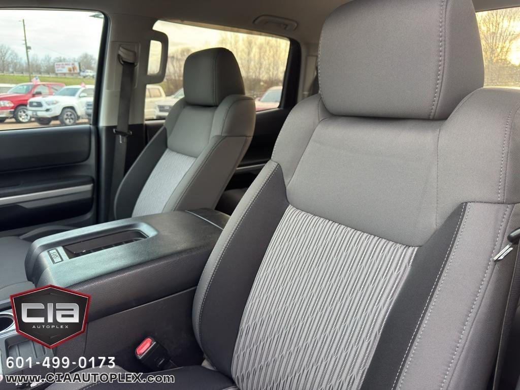 Toyota Tundra 4WD Truck CrewMax 5.7L FFV V8 6-Spd AT SR5 (Natl) 2014