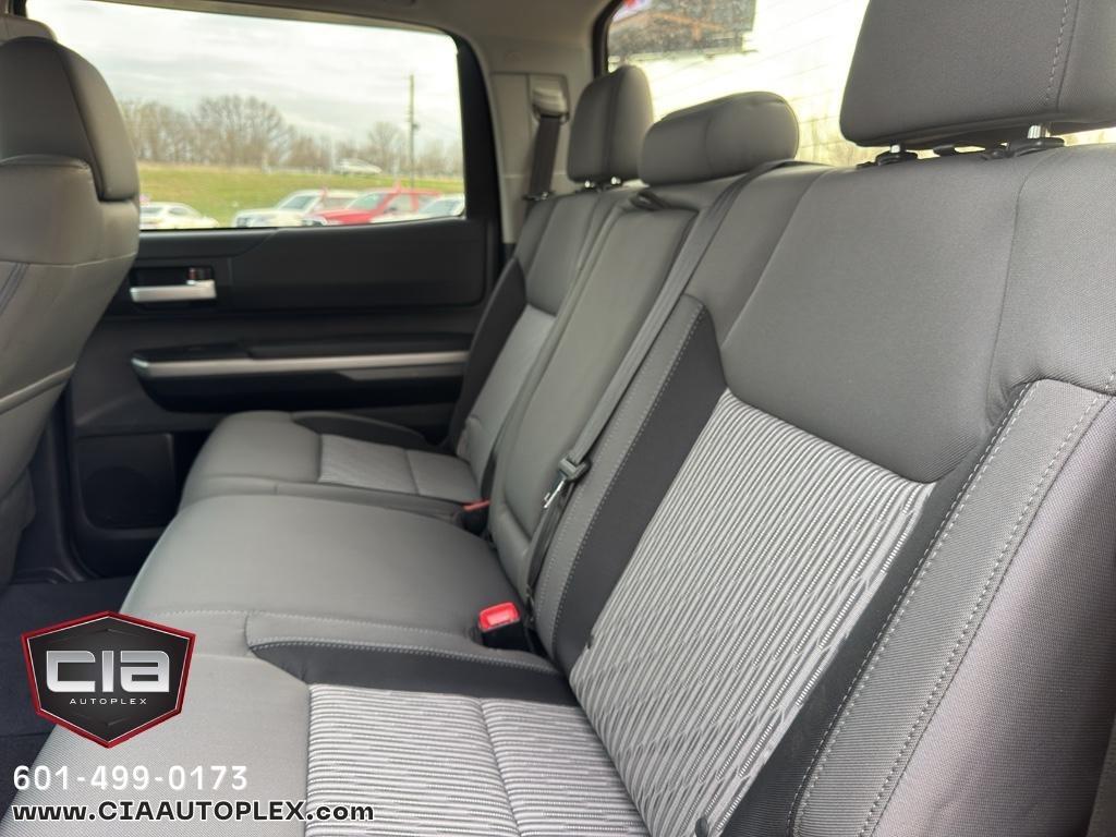 Toyota Tundra 4WD Truck CrewMax 5.7L FFV V8 6-Spd AT SR5 (Natl) 2014