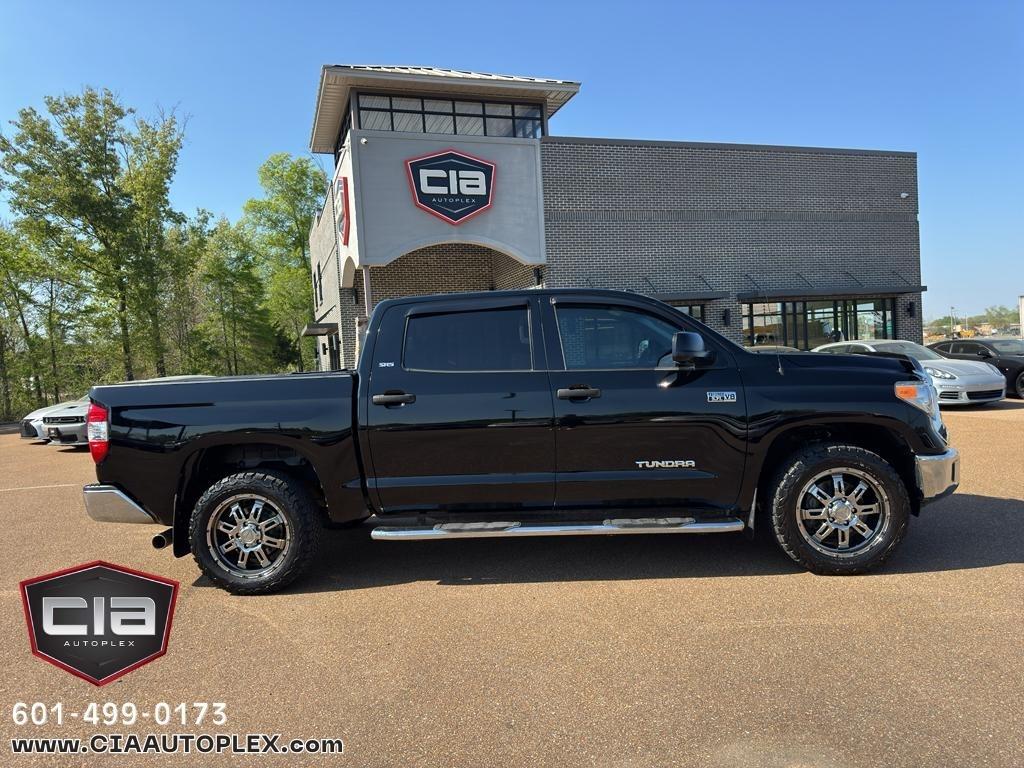 Toyota Tundra 4WD Truck CrewMax 5.7L FFV V8 6-Spd AT SR5 (Natl) 2014