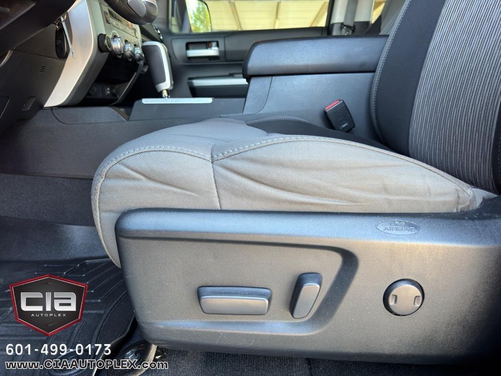 Toyota Tundra 4WD Truck CrewMax 5.7L FFV V8 6-Spd AT SR5 (Natl) 2014