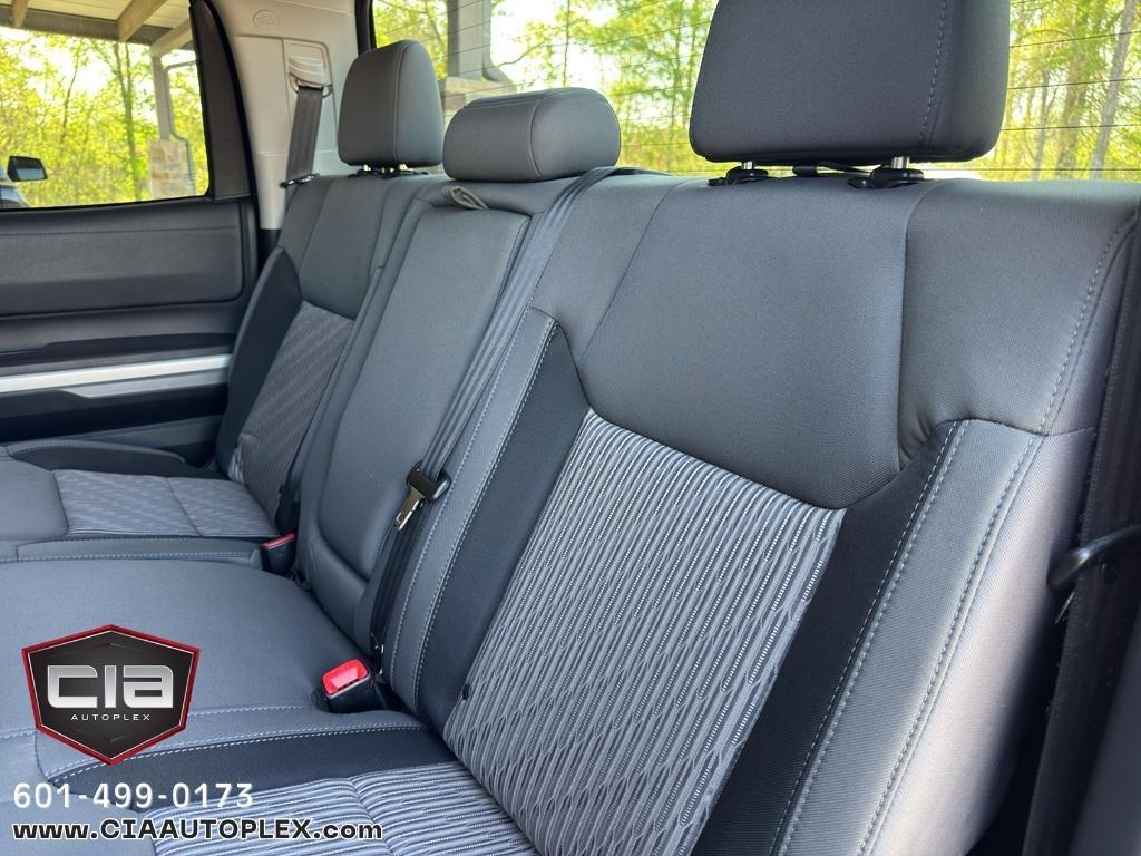 Toyota Tundra 4WD Truck CrewMax 5.7L FFV V8 6-Spd AT SR5 (Natl) 2014