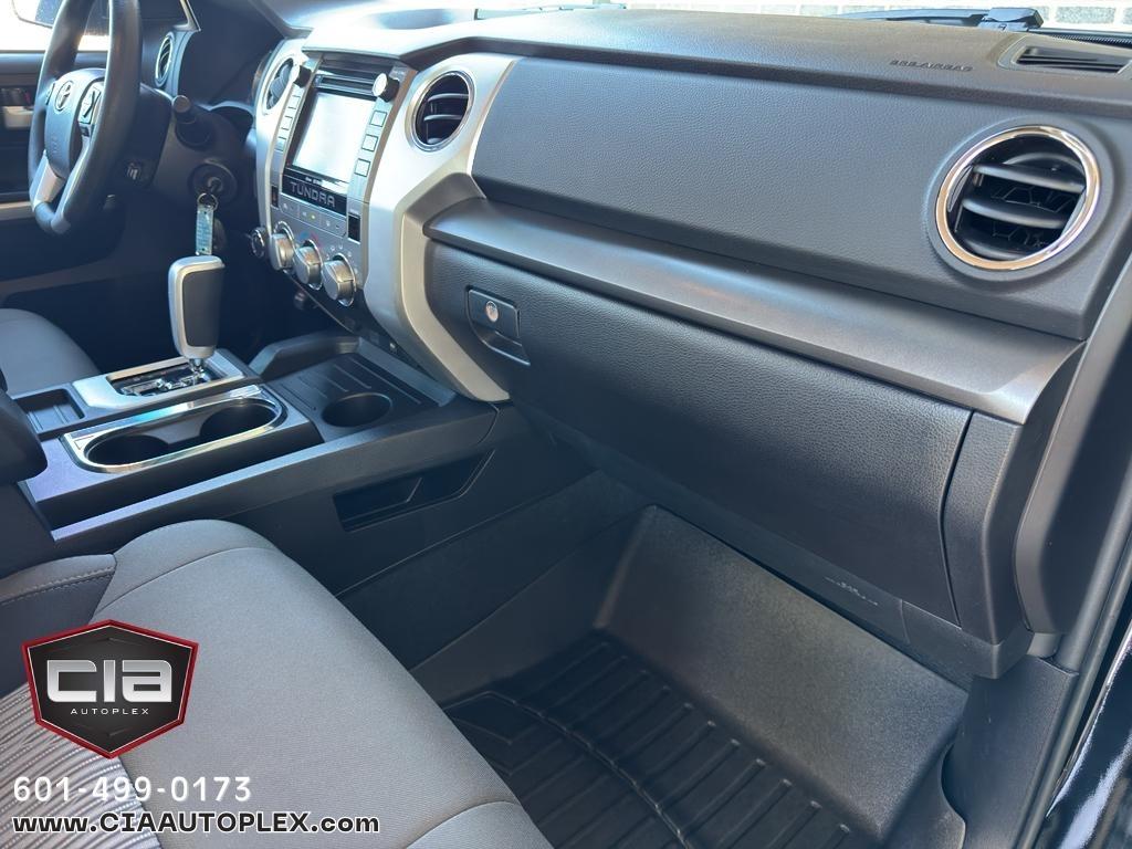 Toyota Tundra 4WD Truck CrewMax 5.7L FFV V8 6-Spd AT SR5 (Natl) 2014