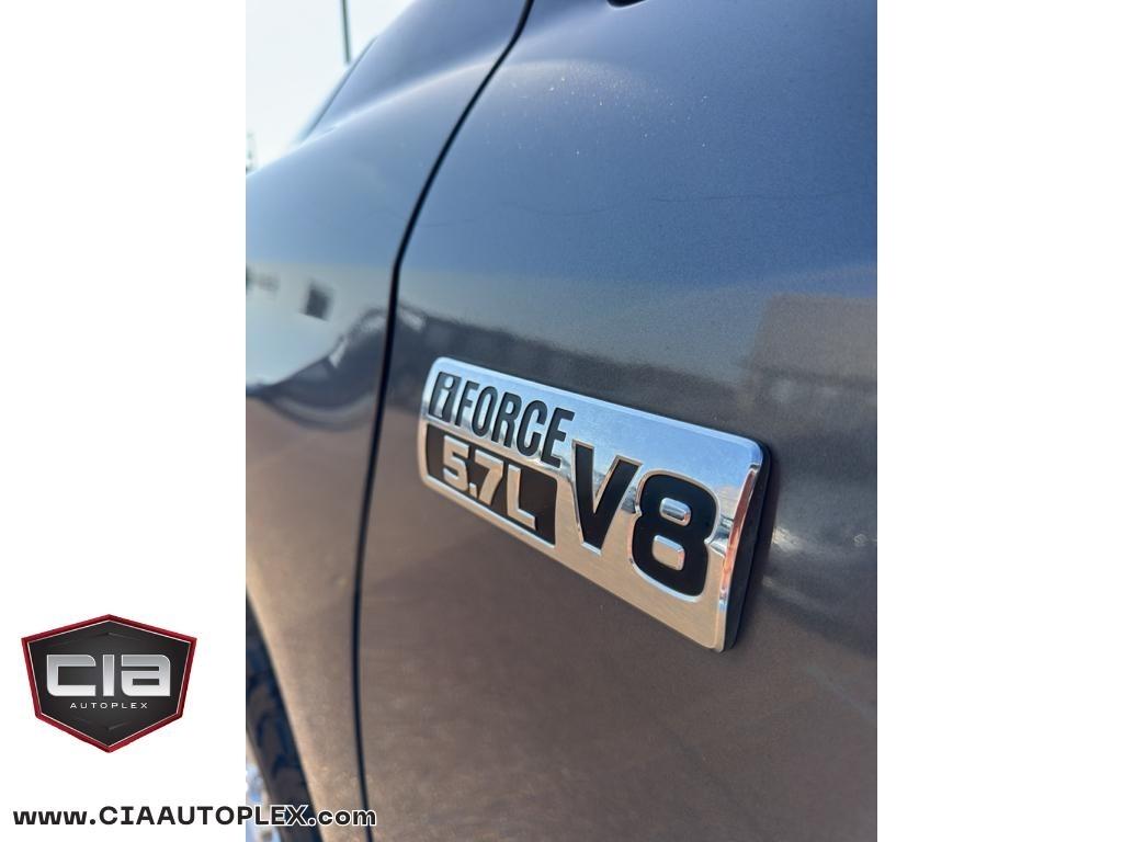 Toyota Tundra 2WD Truck Double Cab 5.7L FFV V8 6-Spd AT SR5 (Natl) 2016