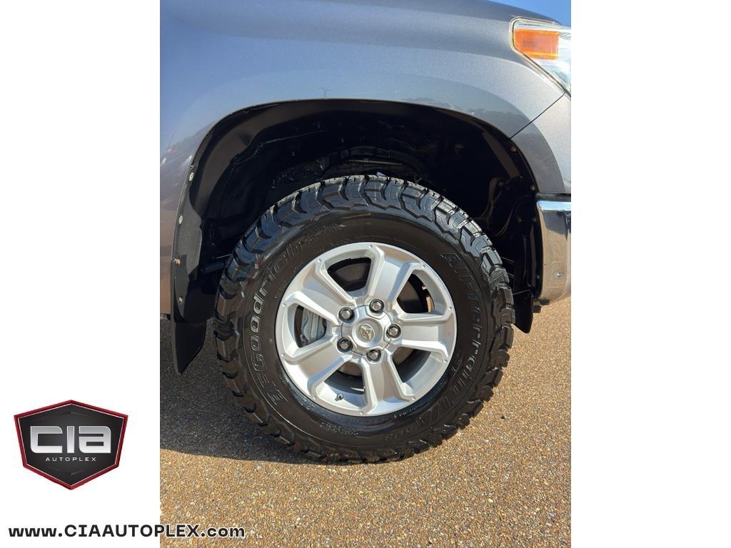 Toyota Tundra 2WD Truck Double Cab 5.7L FFV V8 6-Spd AT SR5 (Natl) 2016