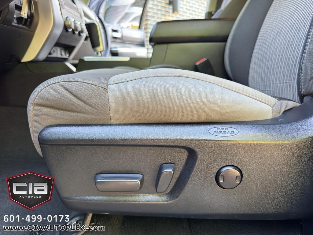 Toyota Tundra 2WD Truck Double Cab 5.7L FFV V8 6-Spd AT SR5 (Natl) 2016