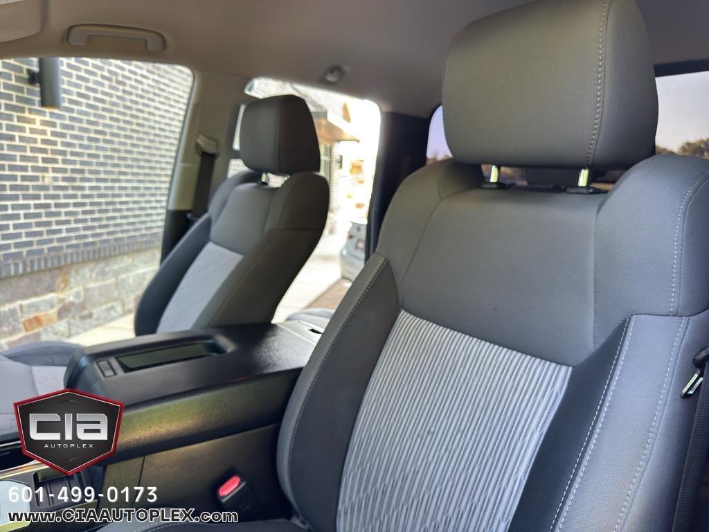 Toyota Tundra 2WD Truck Double Cab 5.7L FFV V8 6-Spd AT SR5 (Natl) 2016