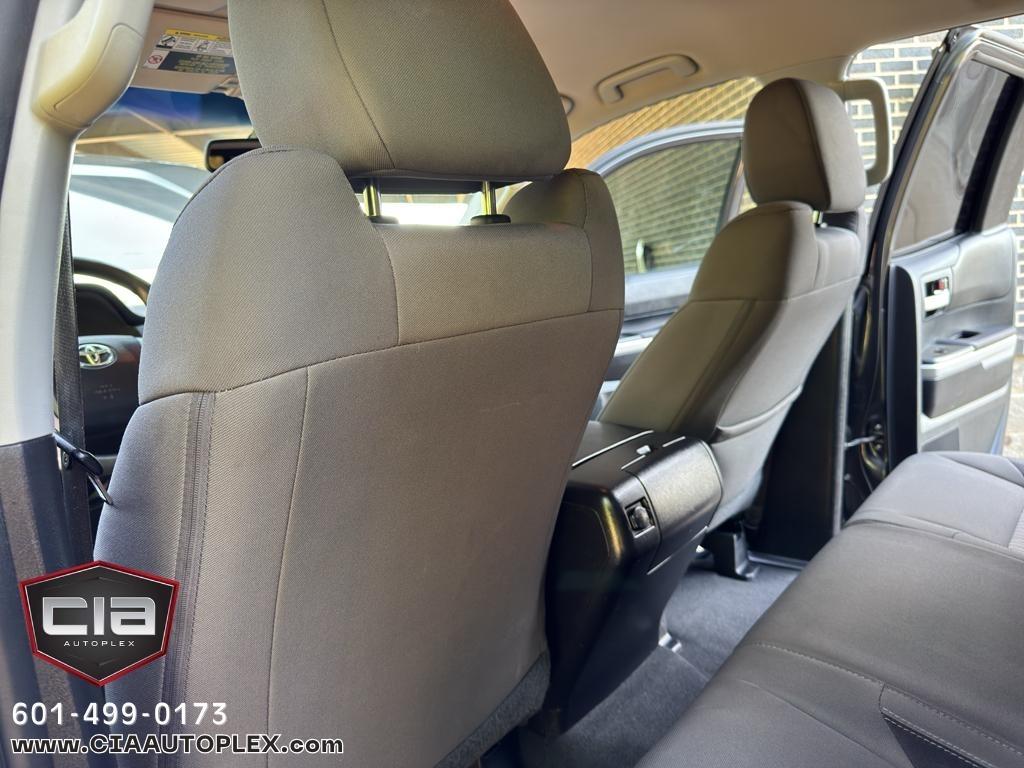 Toyota Tundra 2WD Truck Double Cab 5.7L FFV V8 6-Spd AT SR5 (Natl) 2016