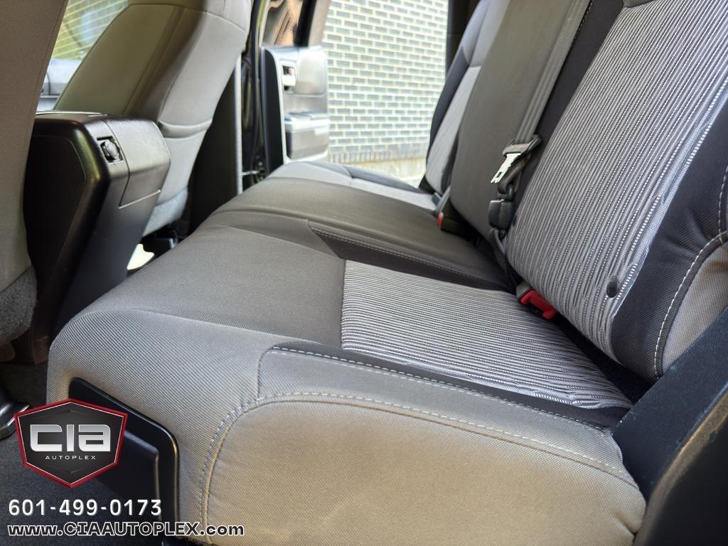 Toyota Tundra 2WD Truck Double Cab 5.7L FFV V8 6-Spd AT SR5 (Natl) 2016