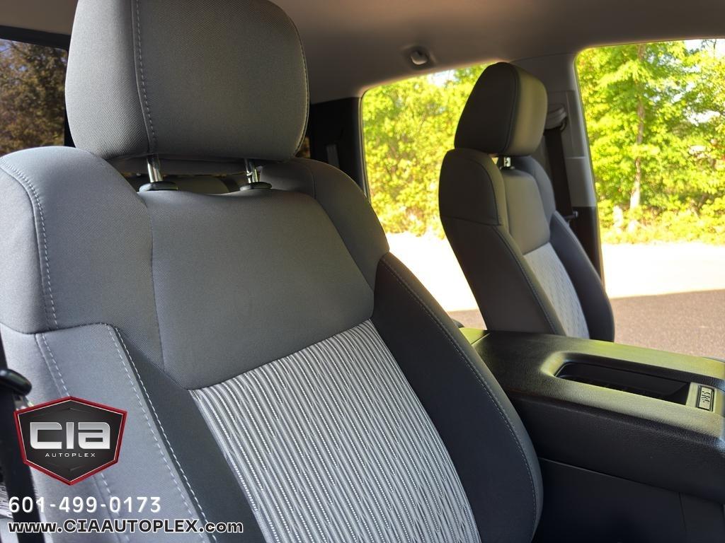 Toyota Tundra 2WD Truck Double Cab 5.7L FFV V8 6-Spd AT SR5 (Natl) 2016