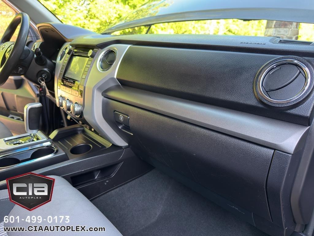 Toyota Tundra 2WD Truck Double Cab 5.7L FFV V8 6-Spd AT SR5 (Natl) 2016