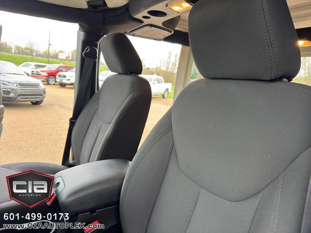 Jeep Wrangler Unlimited 4WD 4dr Sport 2015
