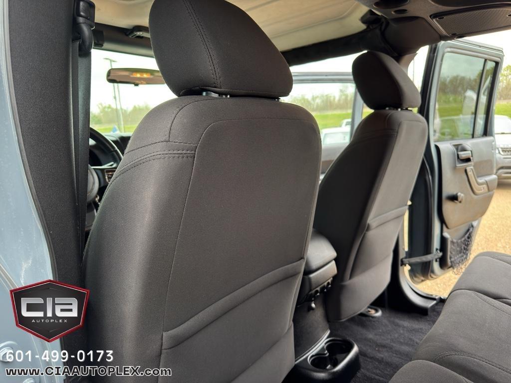 Jeep Wrangler Unlimited 4WD 4dr Sport 2015