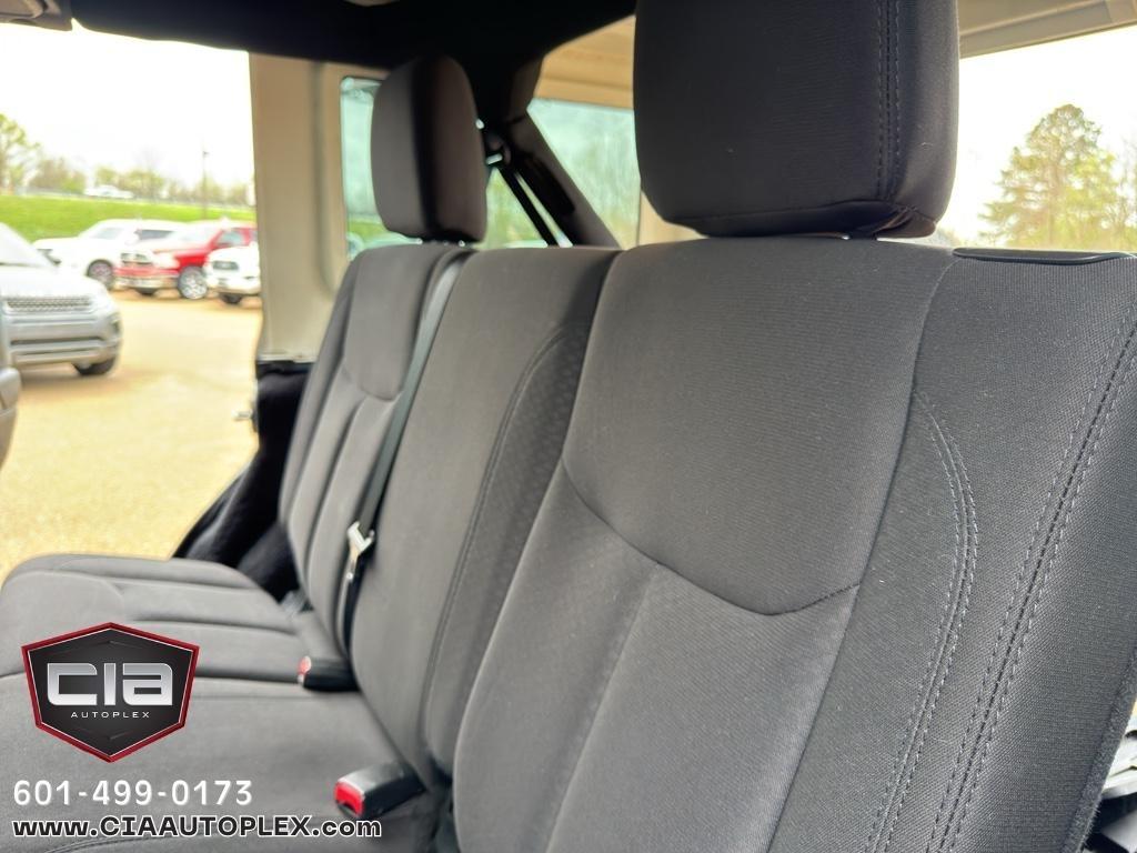 Jeep Wrangler Unlimited 4WD 4dr Sport 2015