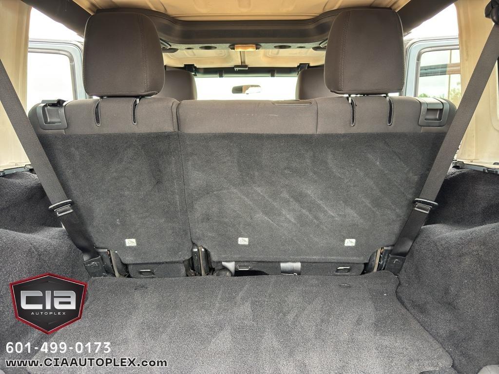 Jeep Wrangler Unlimited 4WD 4dr Sport 2015