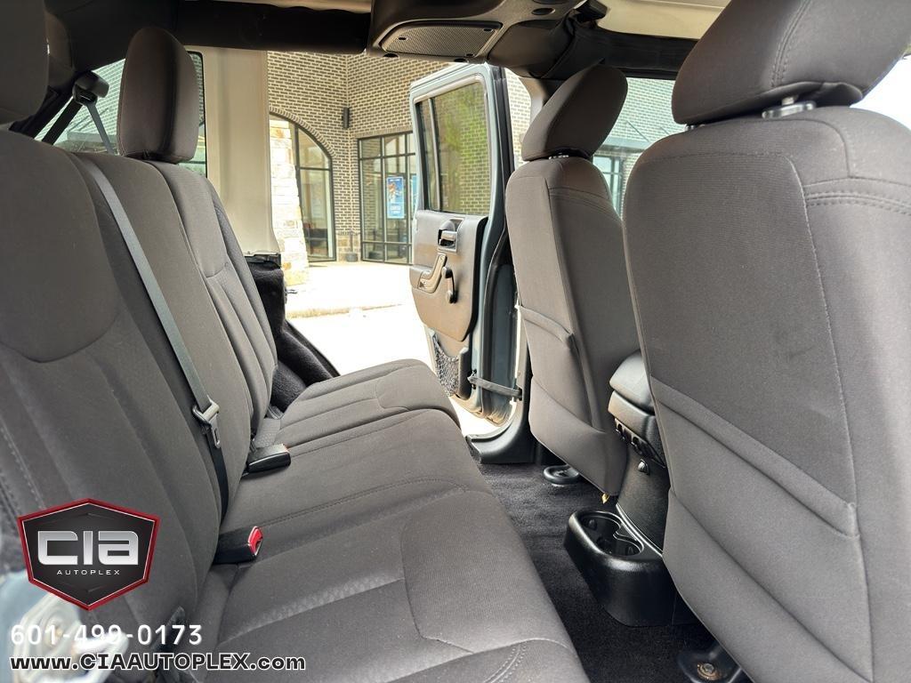 Jeep Wrangler Unlimited 4WD 4dr Sport 2015