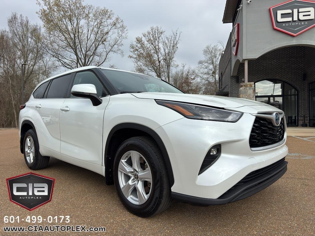 2022 Toyota Highlander Hybrid LE FWD (Natl)
