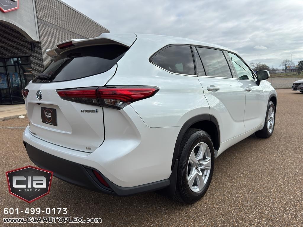 Toyota Highlander Hybrid LE FWD (Natl) 2022