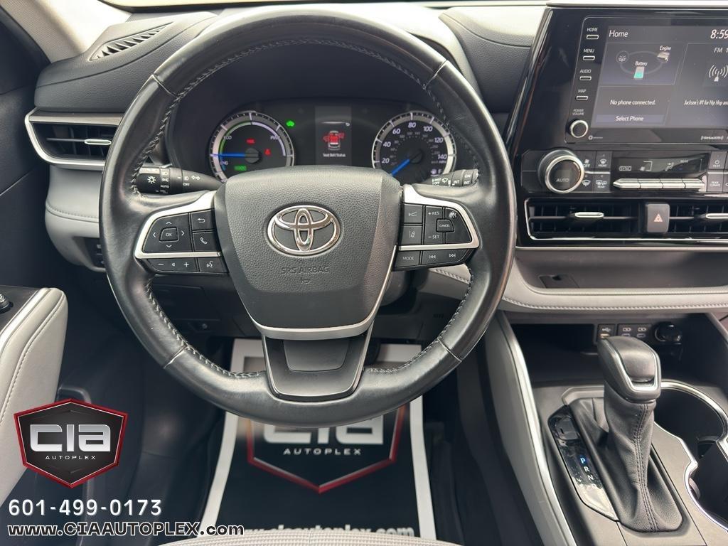 Toyota Highlander Hybrid LE FWD (Natl) 2022