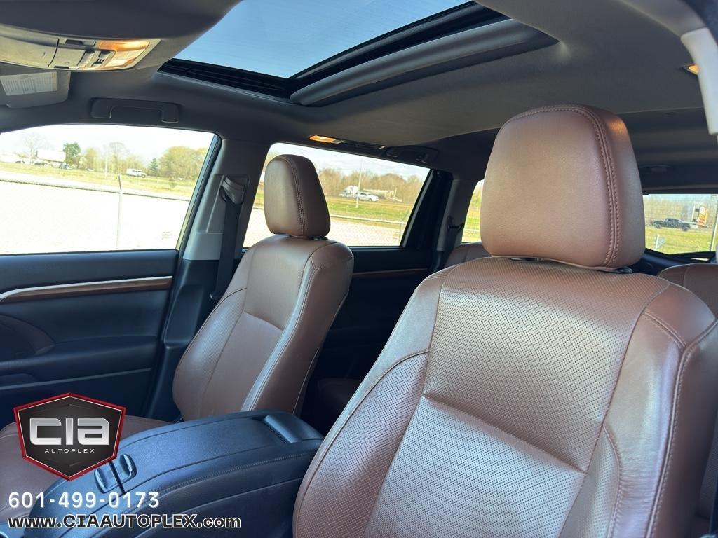 Toyota Highlander Limited V6 FWD (Natl) 2018