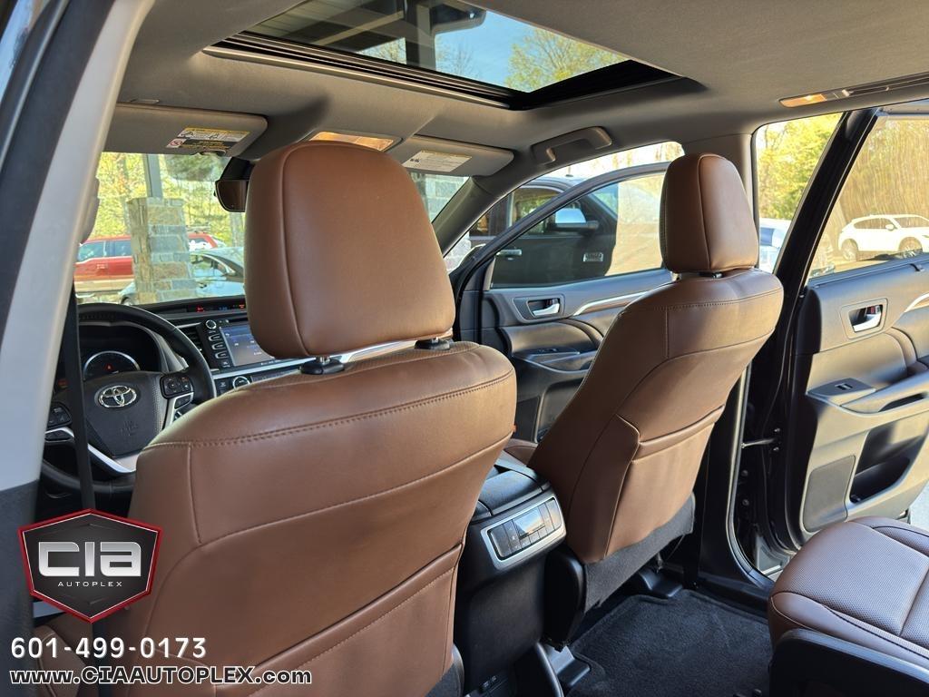 Toyota Highlander Limited V6 FWD (Natl) 2018