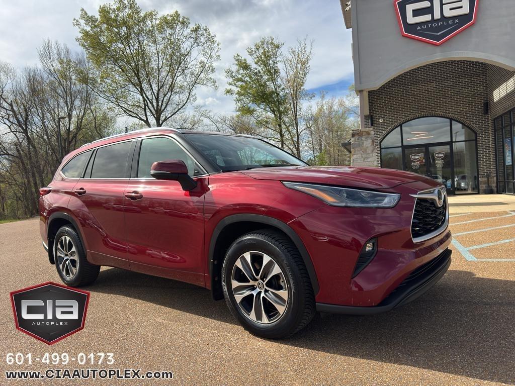 2021 Toyota Highlander XLE FWD (Natl)